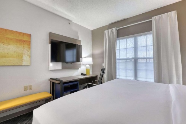 Comfort Suites Milwaukee Airport image 22