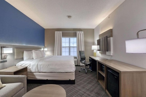 Comfort Suites Milwaukee Airport image 26